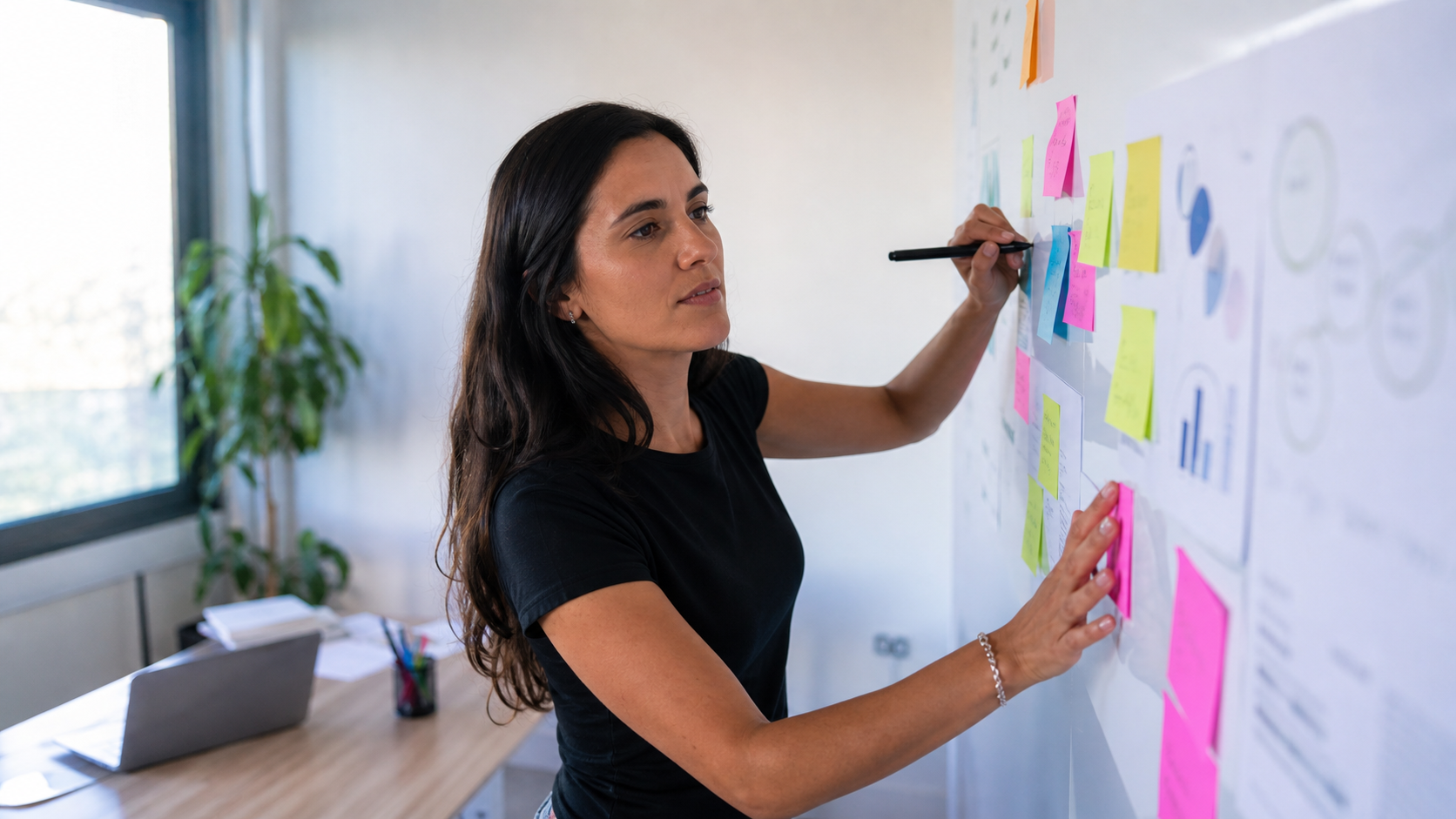 Imagen editorial sobre cómo crear contenido que atrae y convierte: del keyword al cliente